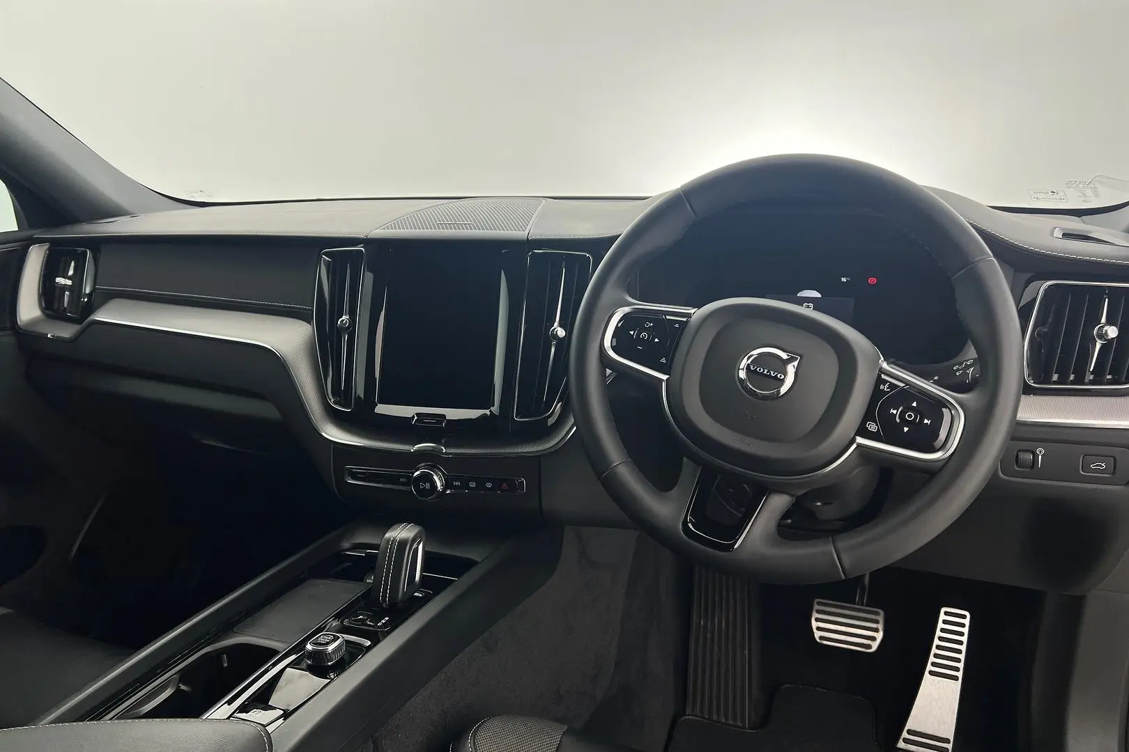 2021 Volvo XC60 Gallery Image 12