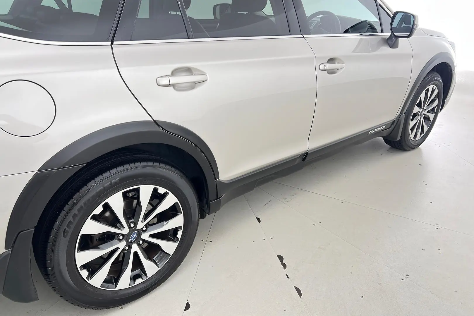 2015 Subaru Outback Gallery Image 5