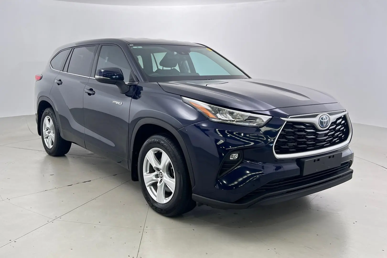 2022 Toyota Kluger Gallery Image 1