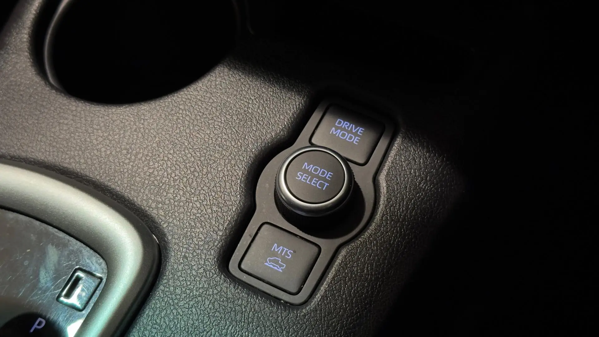2024 Toyota Hilux Gallery Image 19