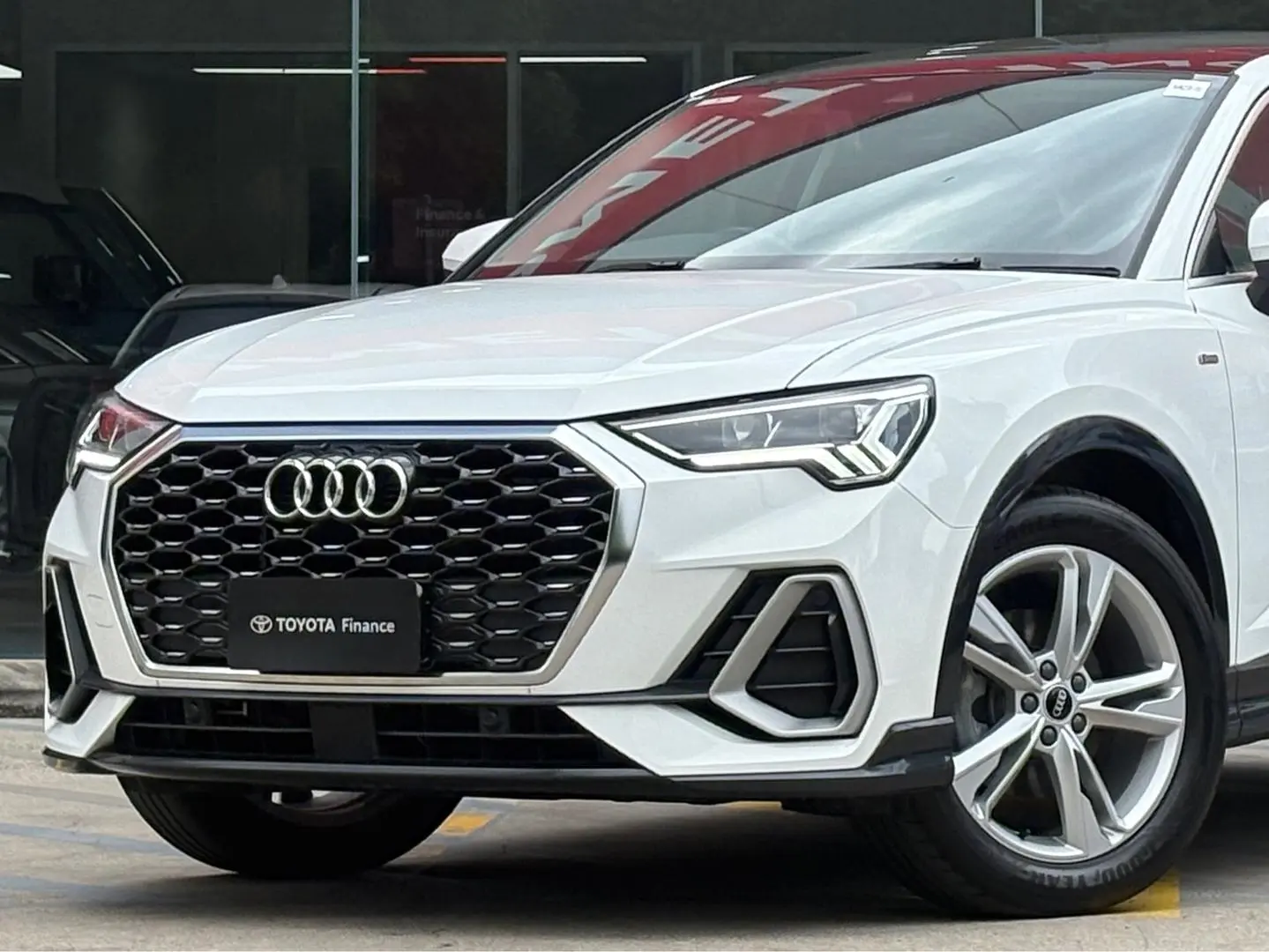 2020 Audi Q3 Gallery Image 7