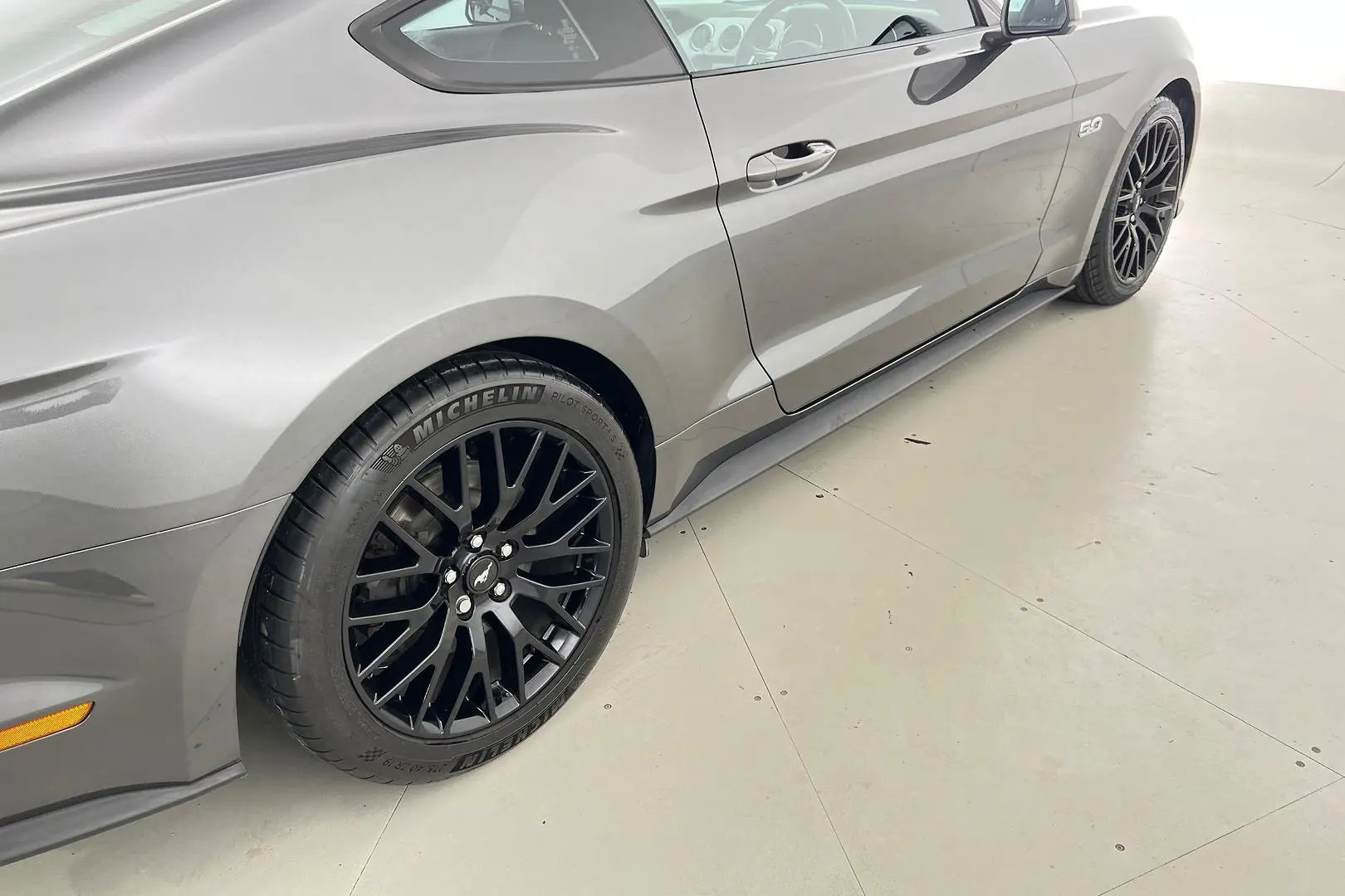 2017 Ford Mustang Gallery Image 5