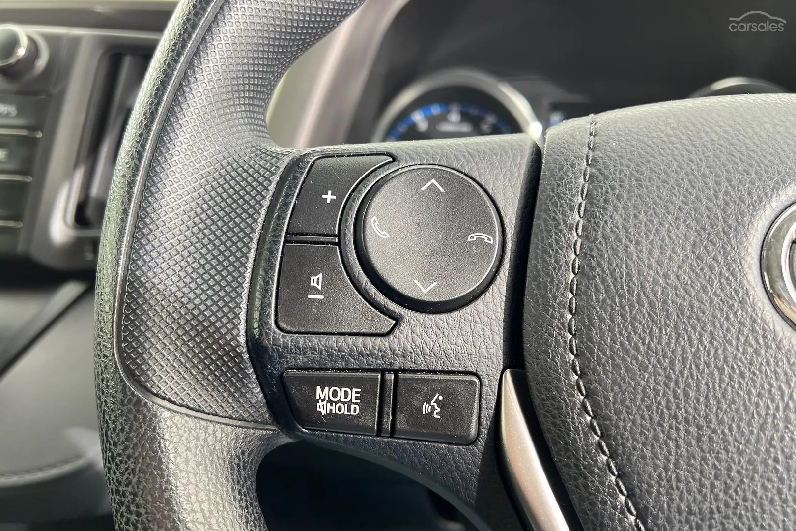 2018 Toyota RAV4 Image 17