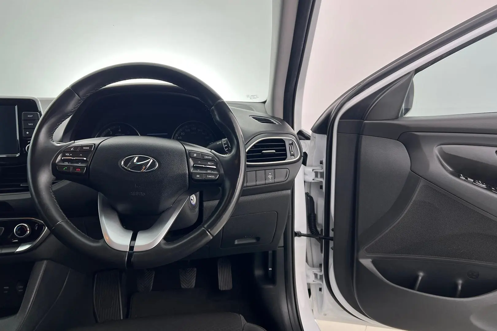 2020 Hyundai i30 Gallery Image 12