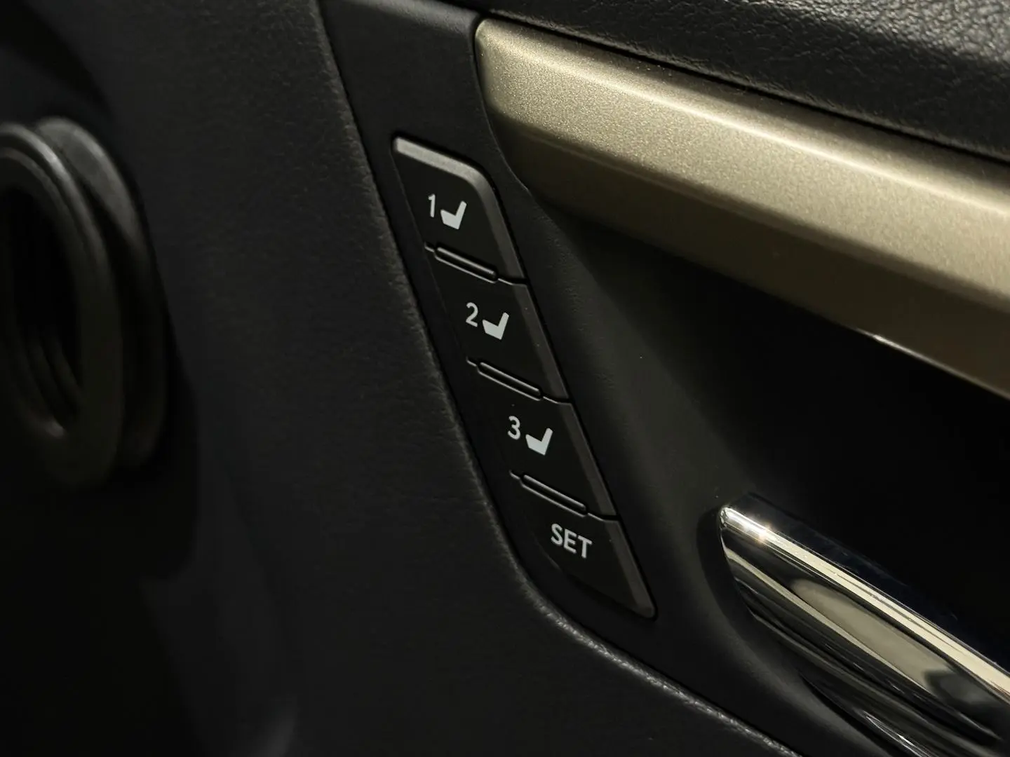 2022 Lexus RX Gallery Image 16