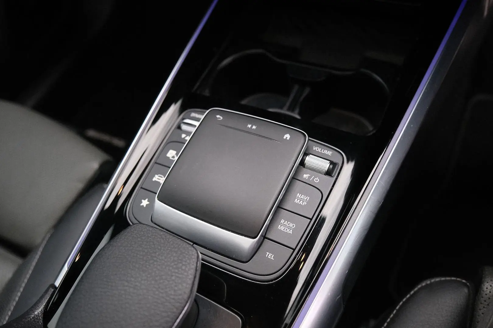 2021 Mercedes-Benz GLB-Class Gallery Image 19