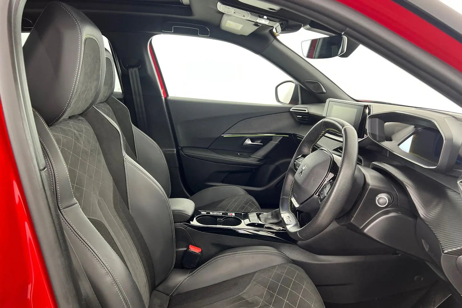 2023 Peugeot 2008 Gallery Image 11