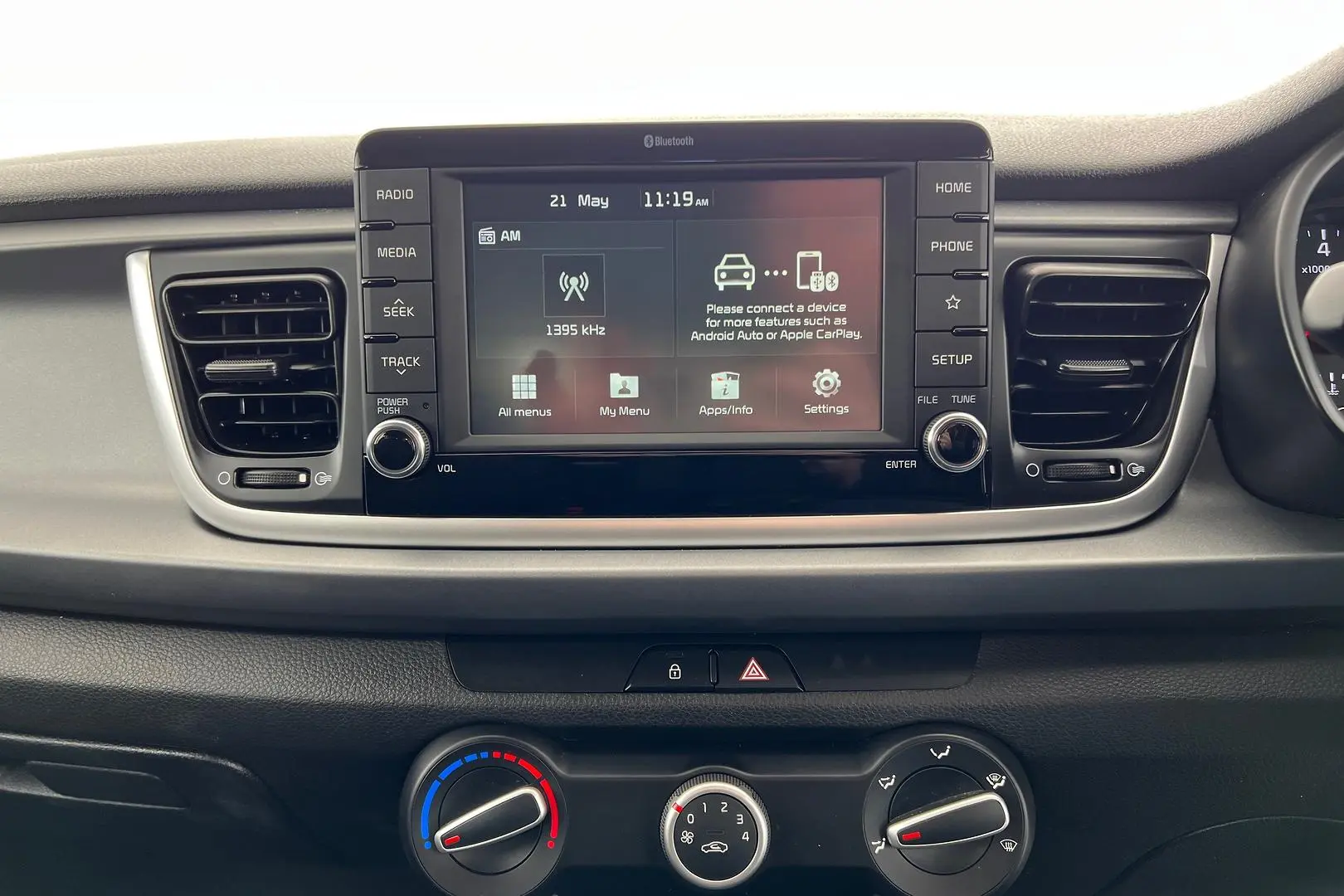 2019 Kia Rio Gallery Image 18
