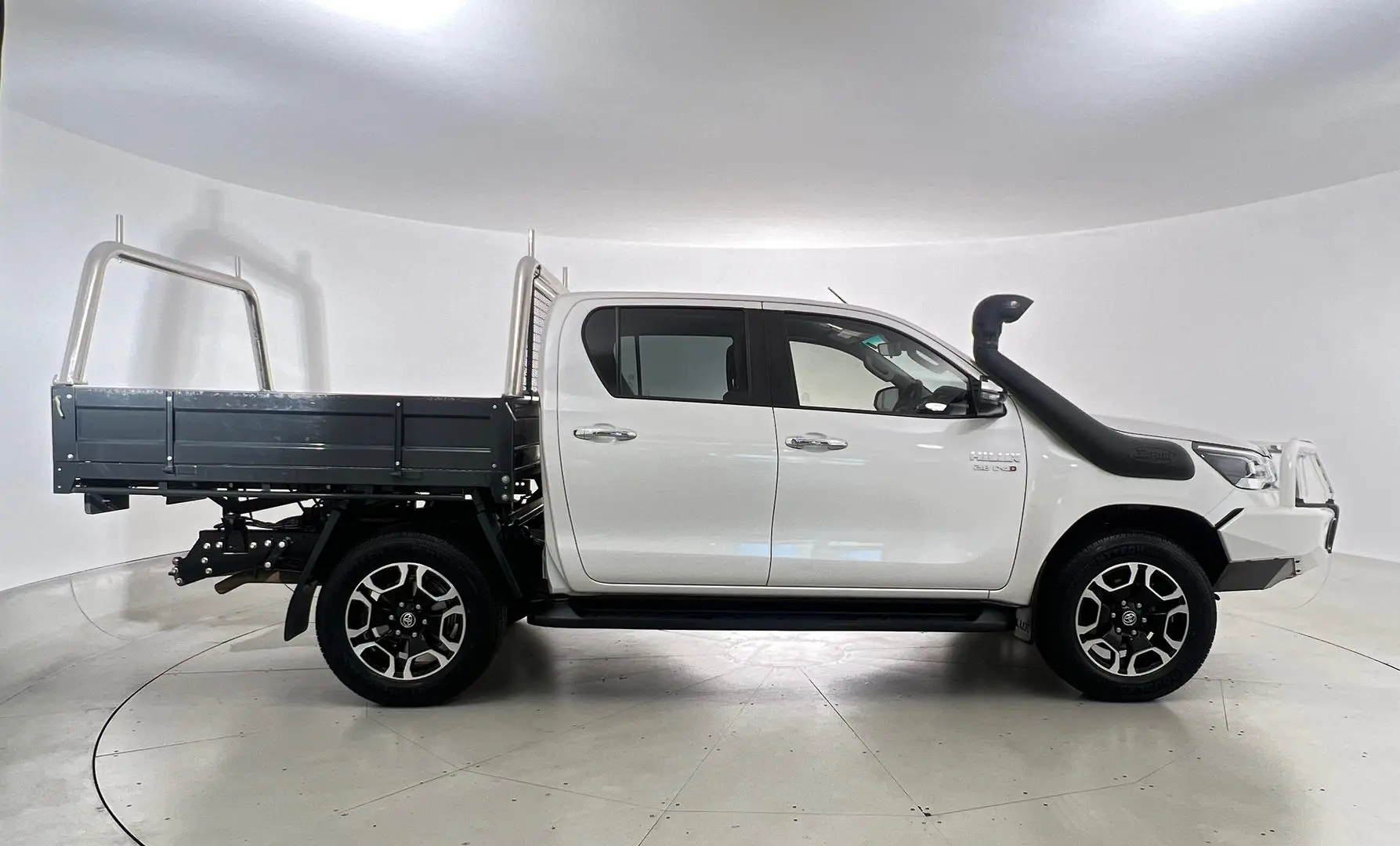 2020 Toyota Hilux Gallery Image 3