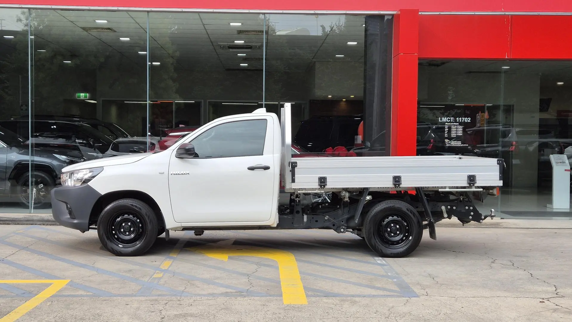 2023 Toyota Hilux Gallery Image 7