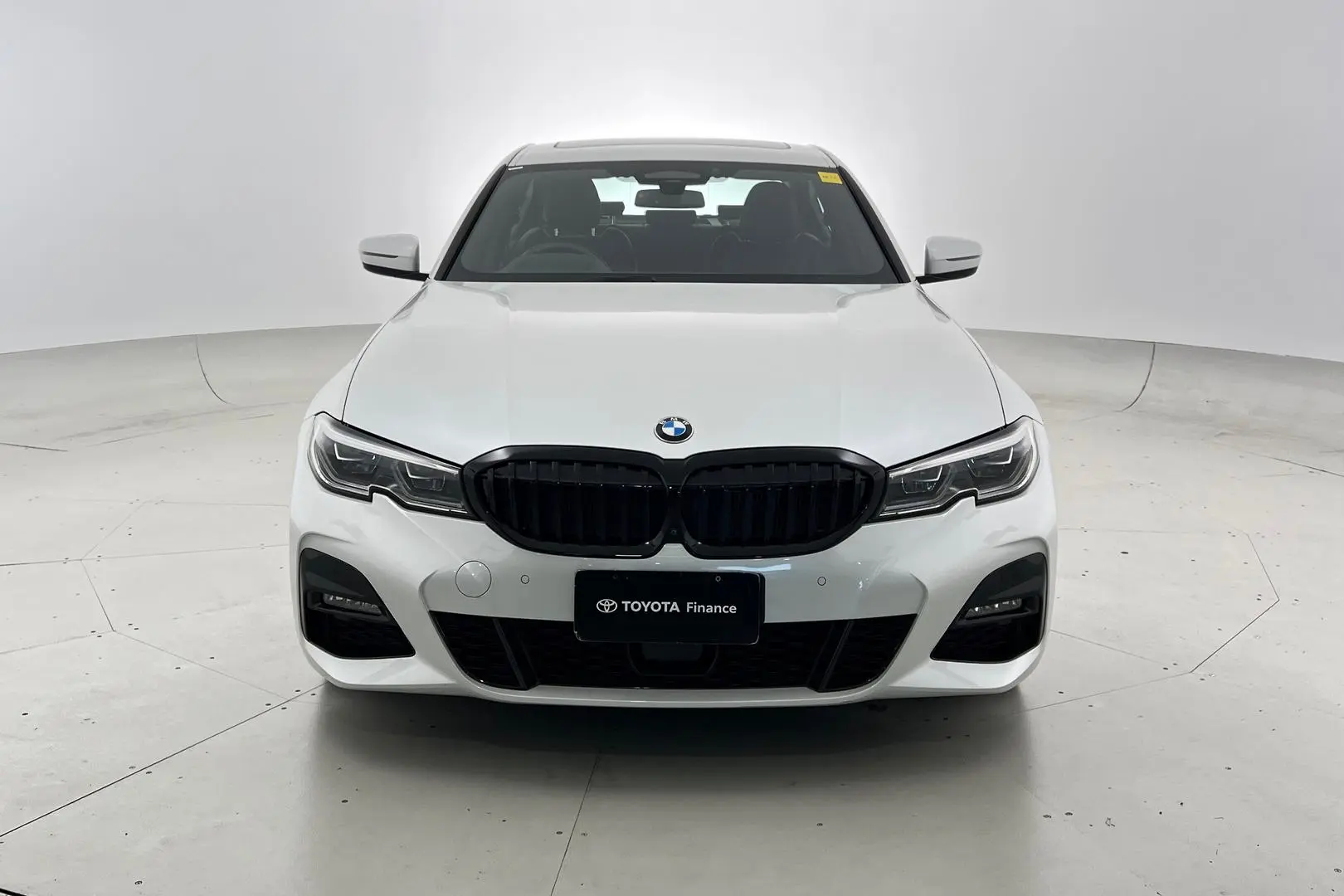 2021 BMW 3 Series Gallery Image 10