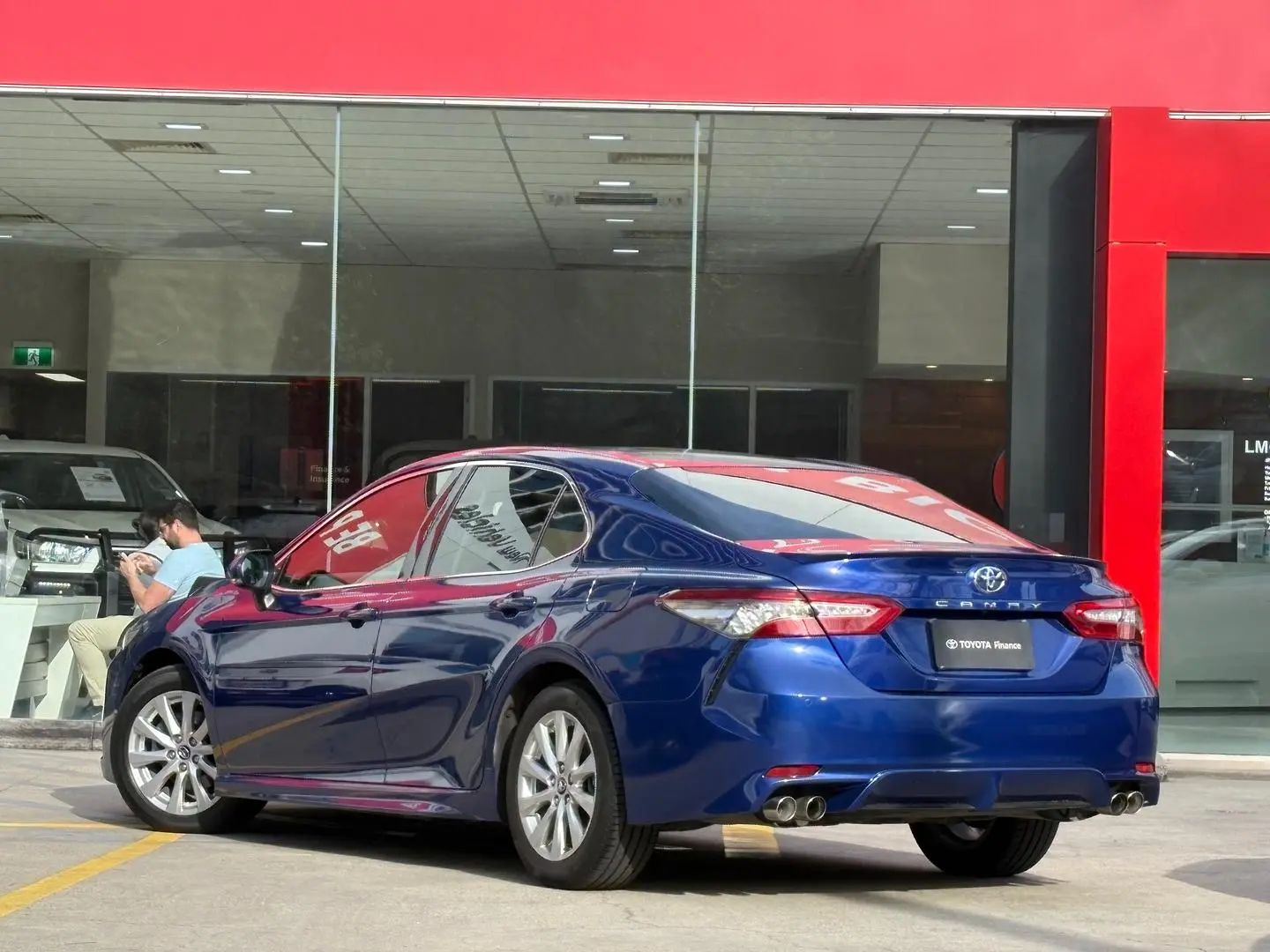 2019 Toyota Camry Gallery Image 10