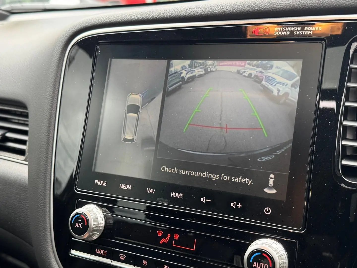 2020 Mitsubishi Outlander Gallery Image 23