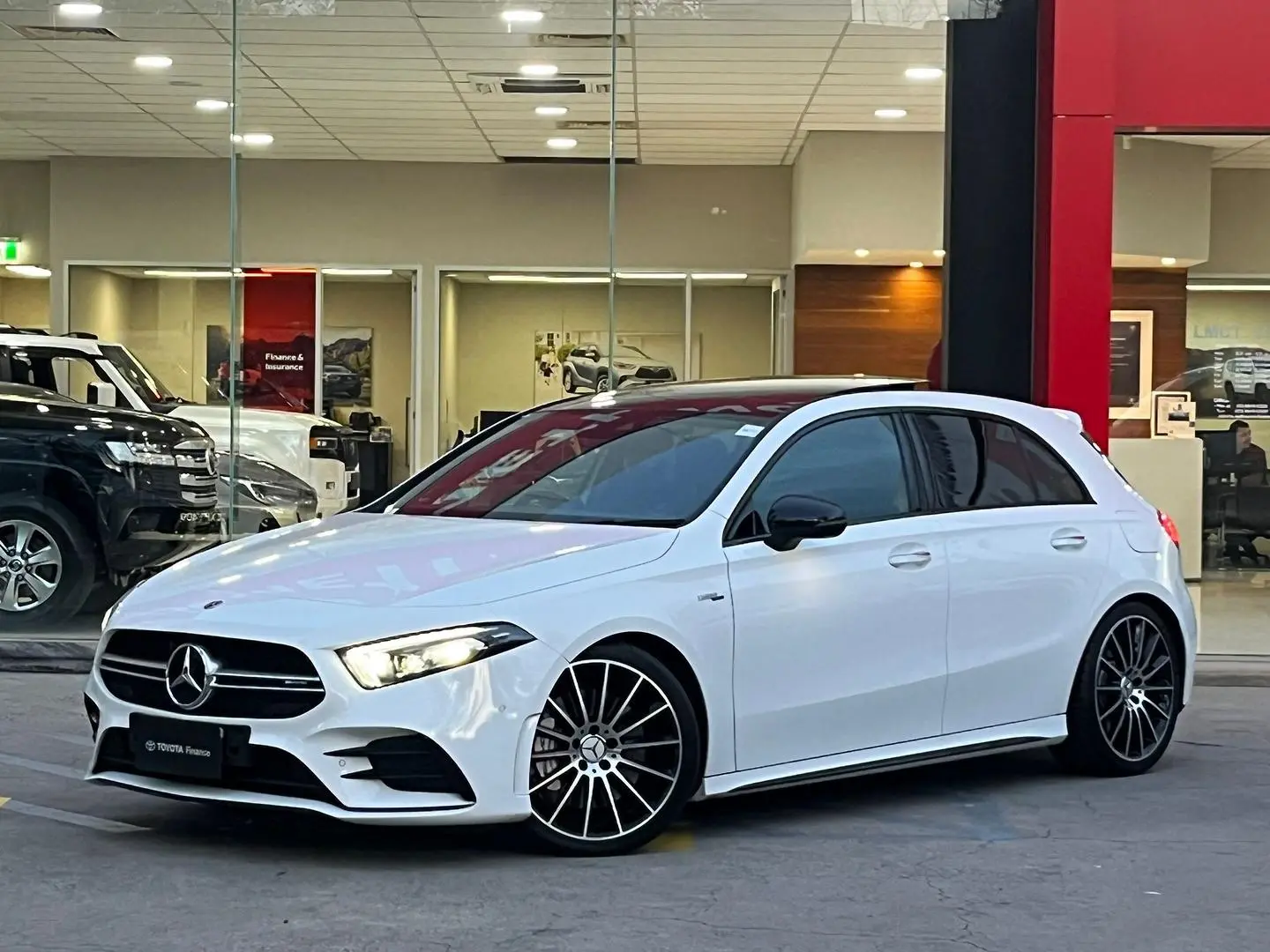 2020 Mercedes-Benz A-Class Gallery Image 4