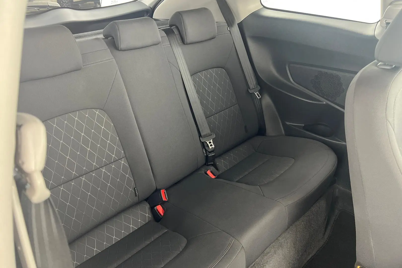 2016 Kia Rio Gallery Image 19