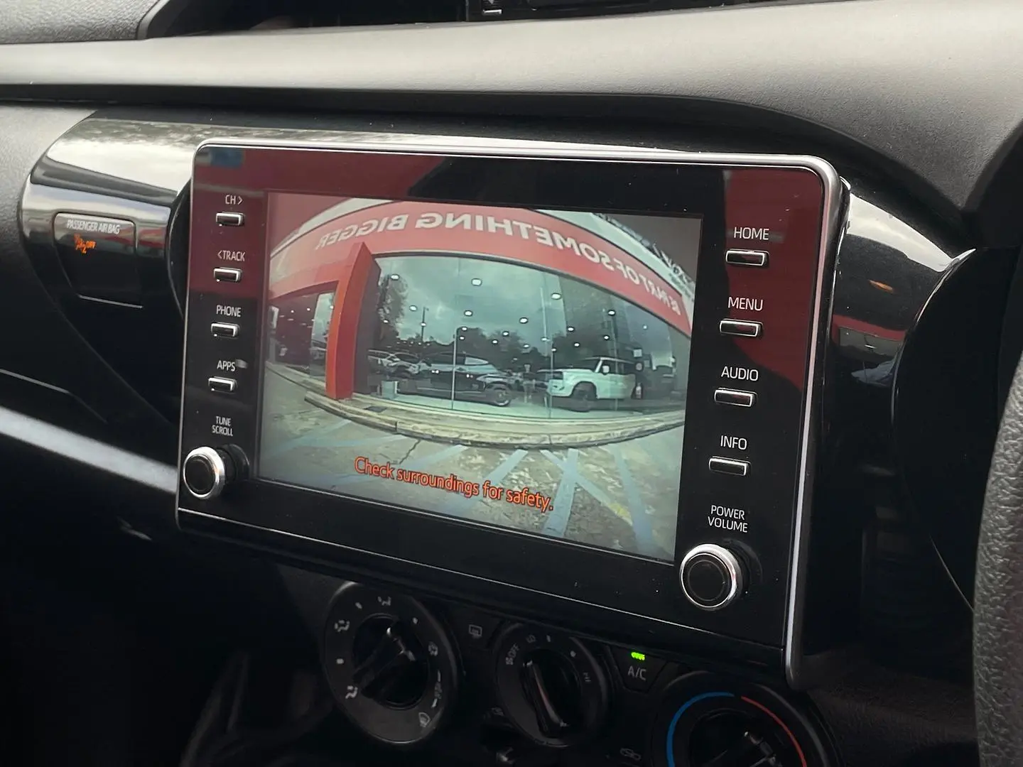 2023 Toyota Hilux Gallery Image 13