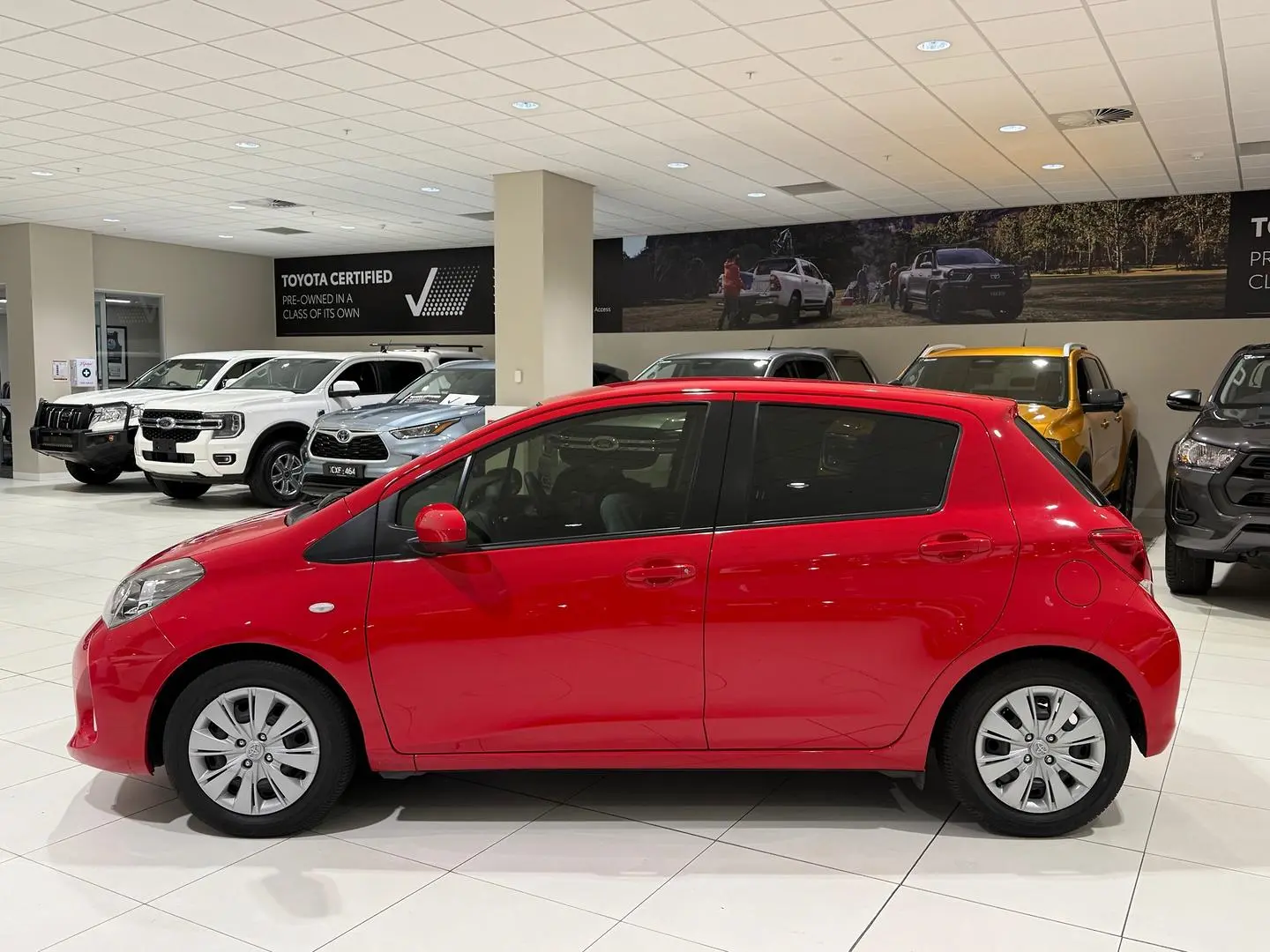 2014 Toyota Yaris Gallery Image 6