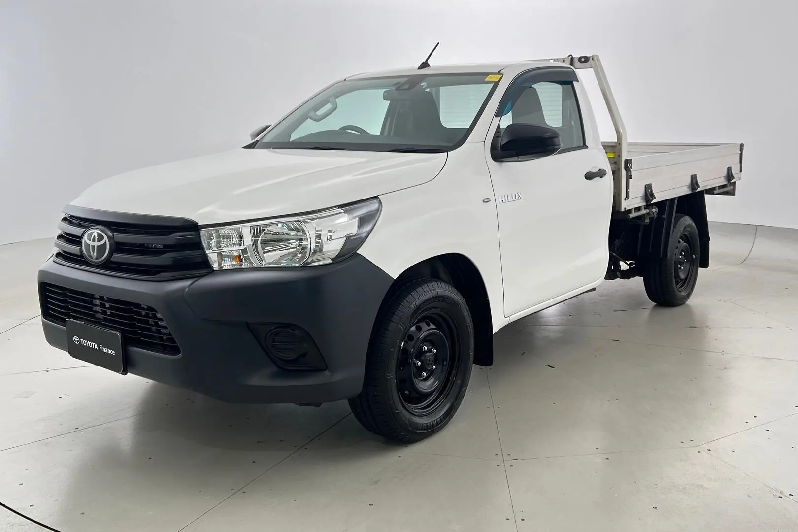 2020 Toyota Hilux Gallery Image 8