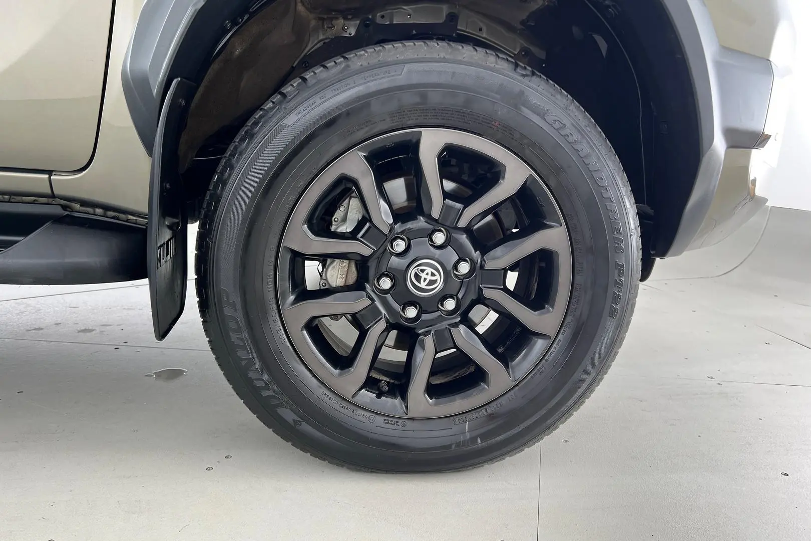 2023 Toyota Hilux Gallery Image 12