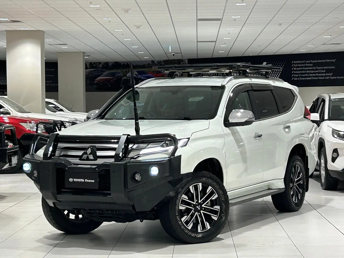 2021 Mitsubishi Pajero Sport Gallery Image 5