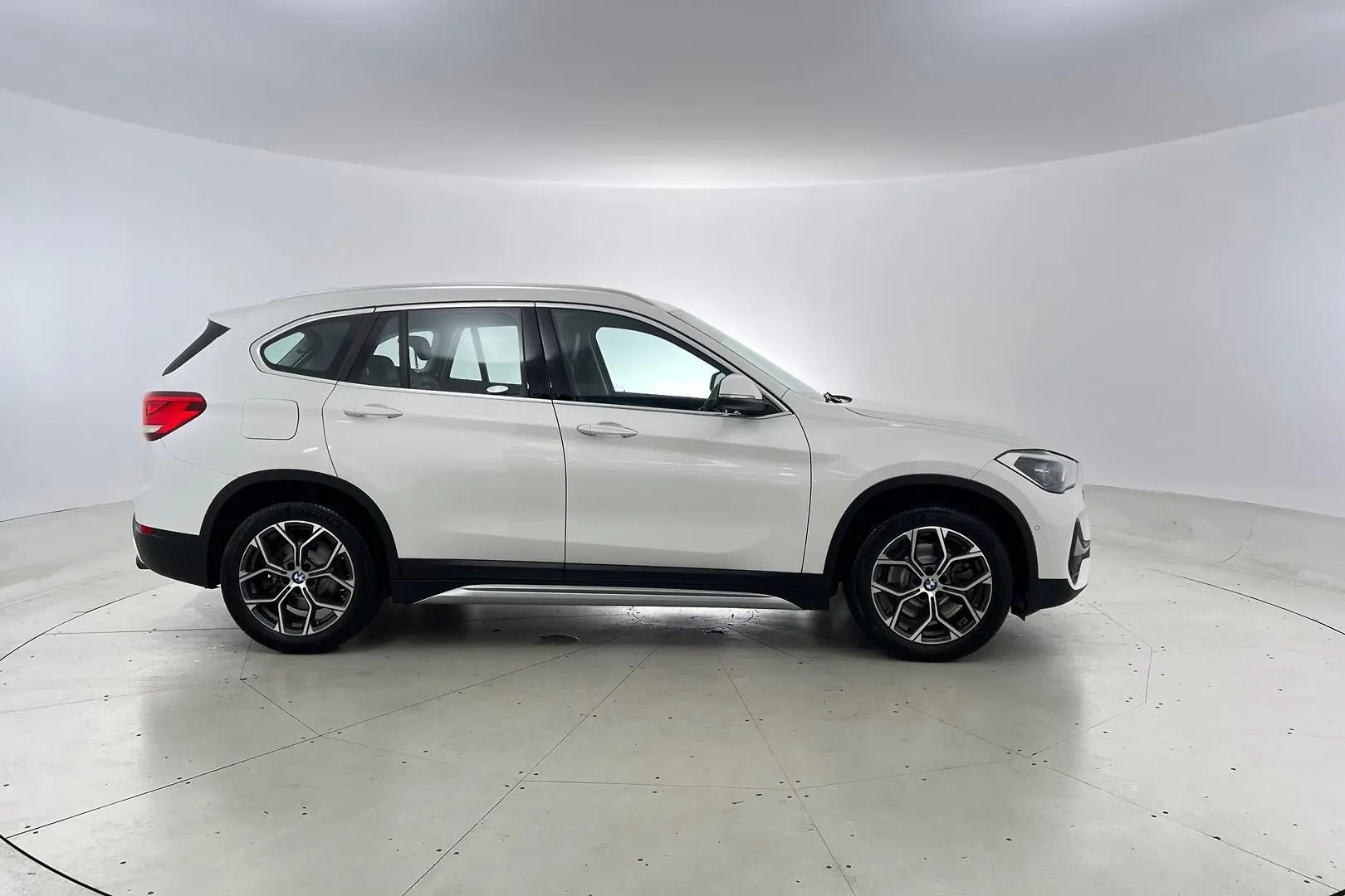 2021 BMW X1 Gallery Image 5