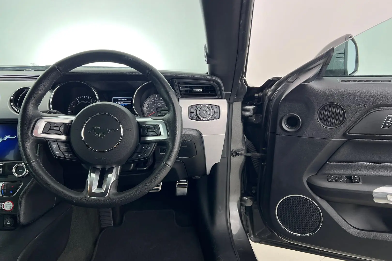 2017 Ford Mustang Gallery Image 15