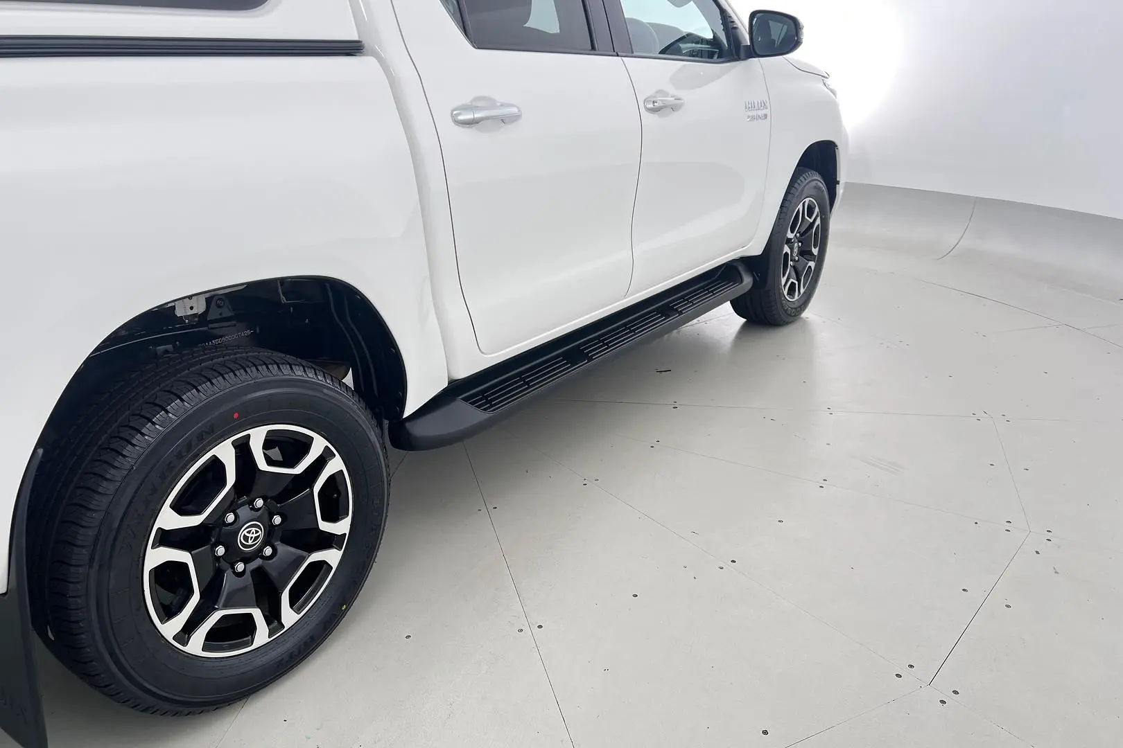 2022 Toyota Hilux Gallery Image 9