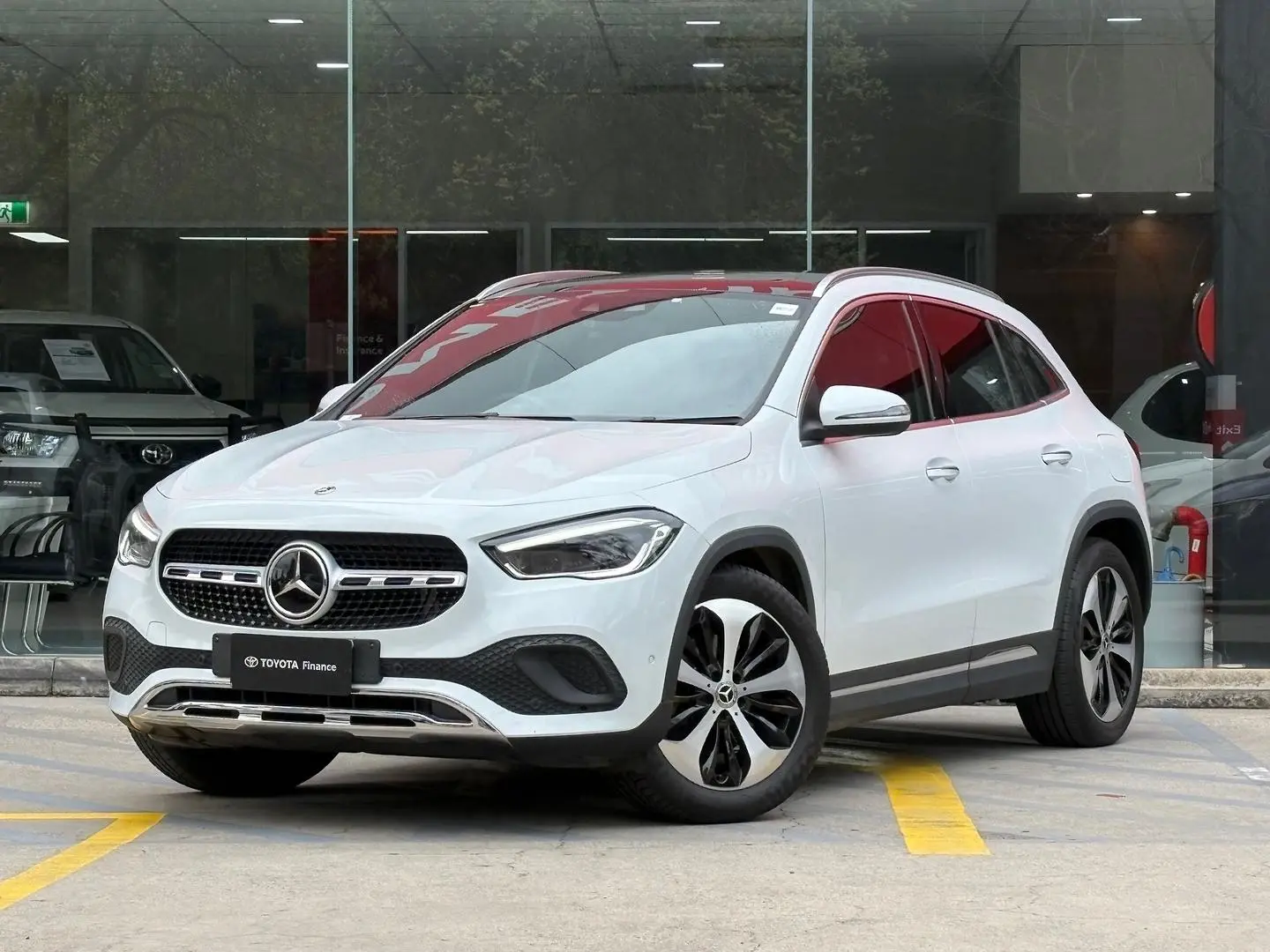 2021 Mercedes-Benz GLA-Class Gallery Image 4