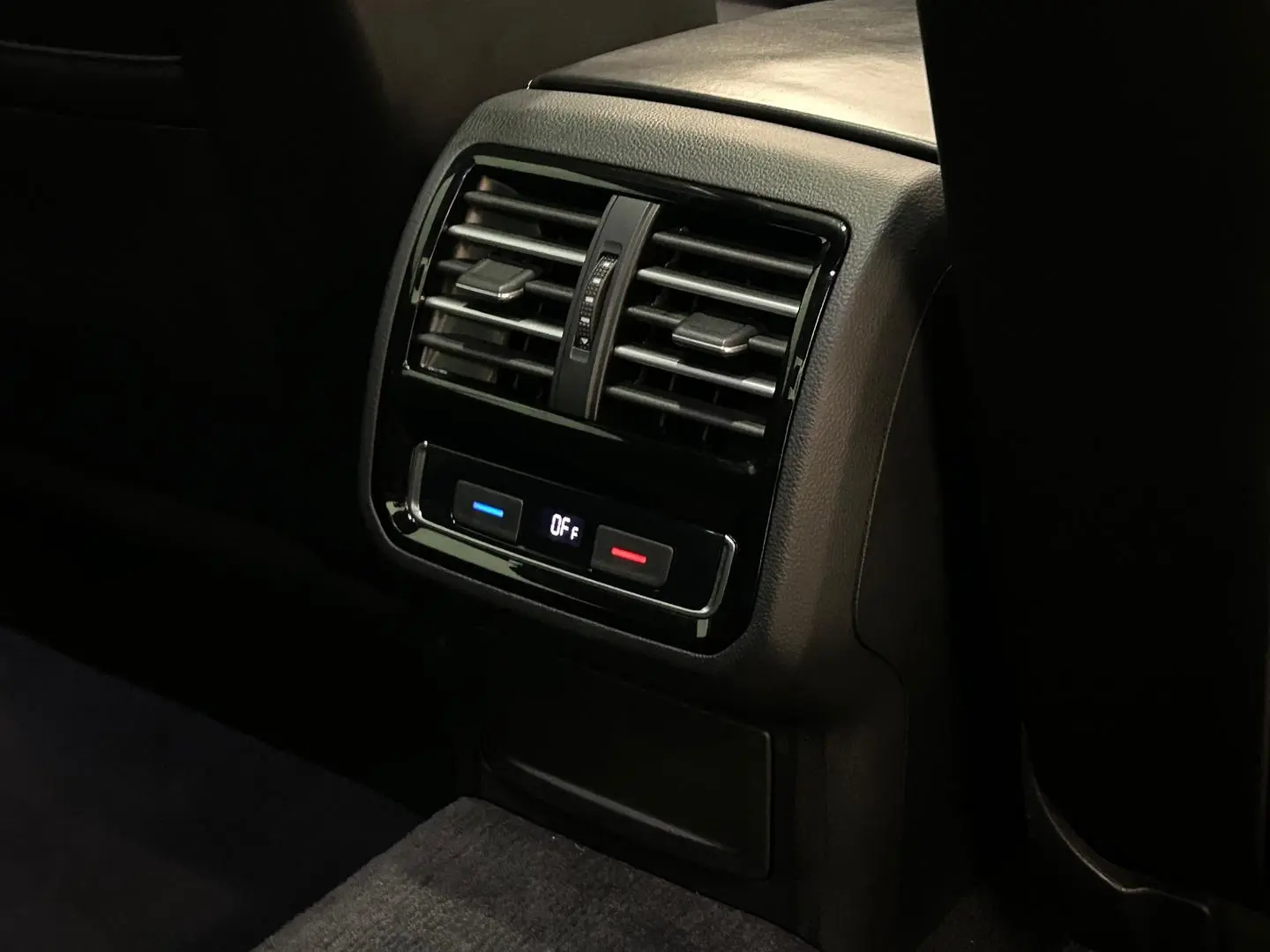 2018 Volkswagen Passat Gallery Image 15