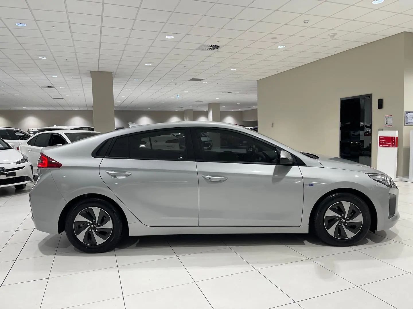 2019 Hyundai IONIQ Image 2