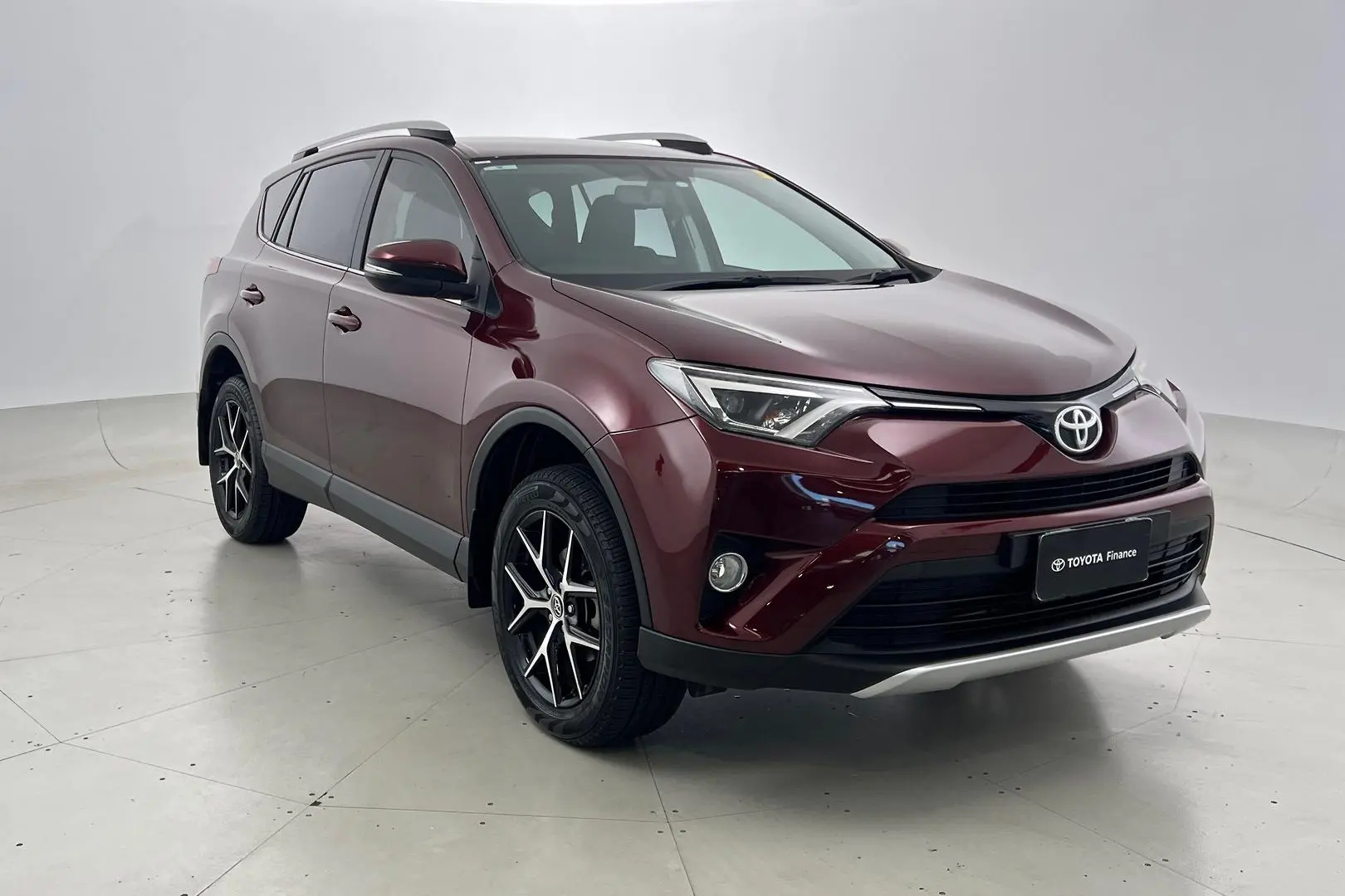 2016 Toyota RAV4 Gallery Image 1