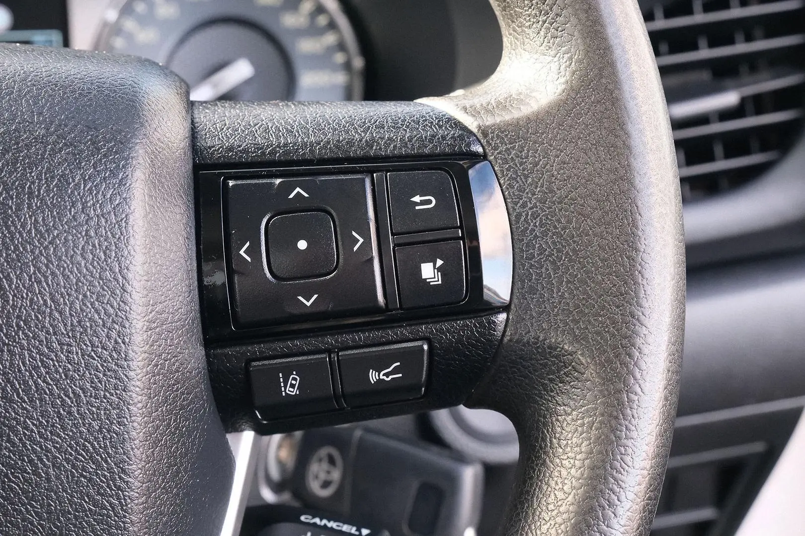 2021 Toyota Hilux Gallery Image 12