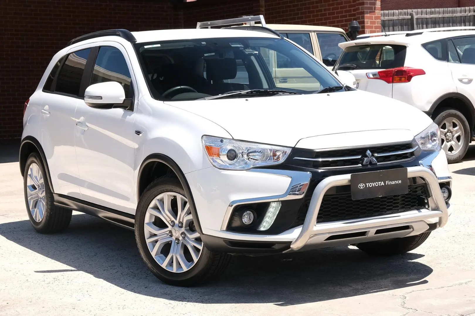 2019 Mitsubishi Asx Gallery Image 1