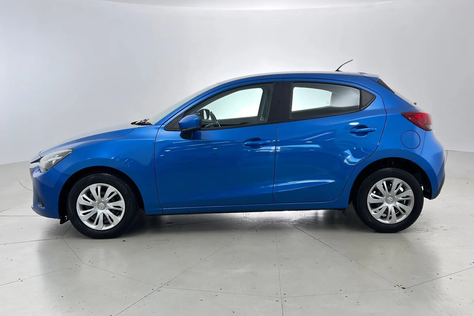 2018 Mazda 2 Gallery Image 8