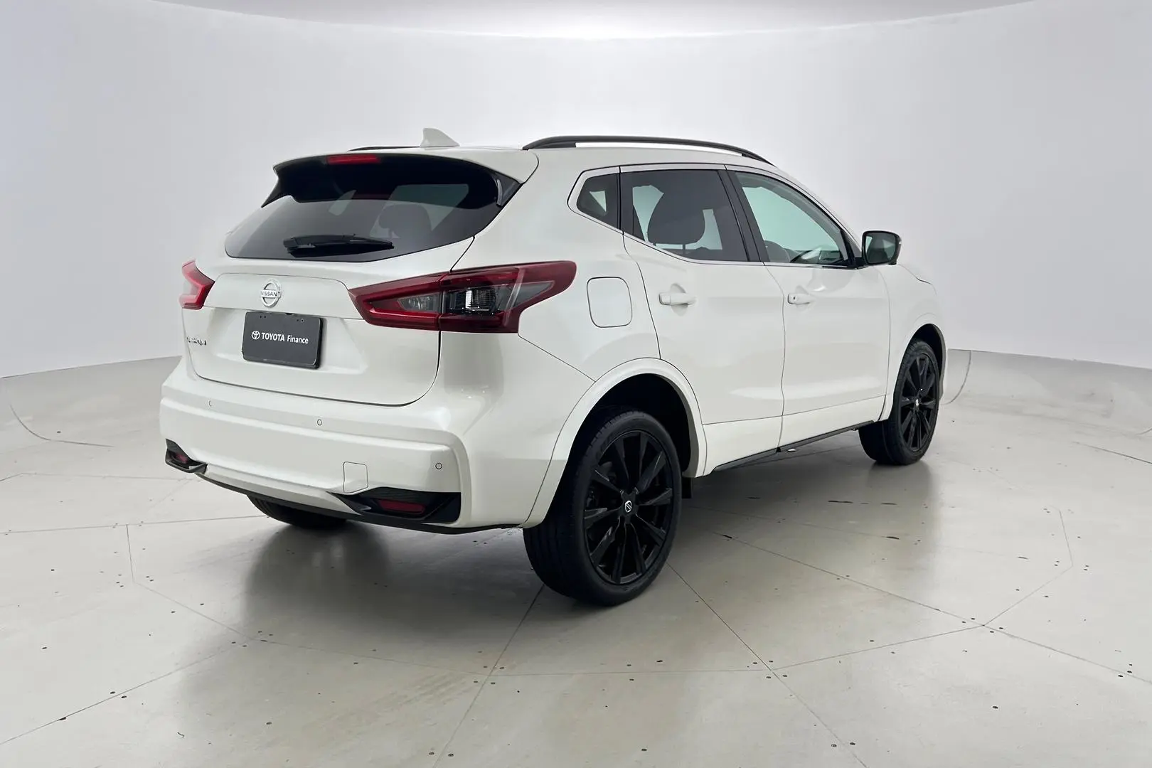 2020 Nissan QASHQAI Gallery Image 4