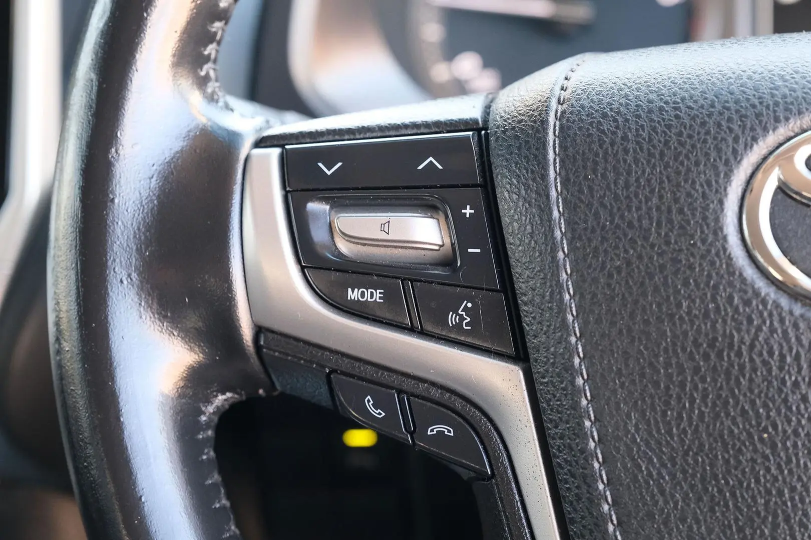 2019 Toyota Landcruiser Prado Gallery Image 16