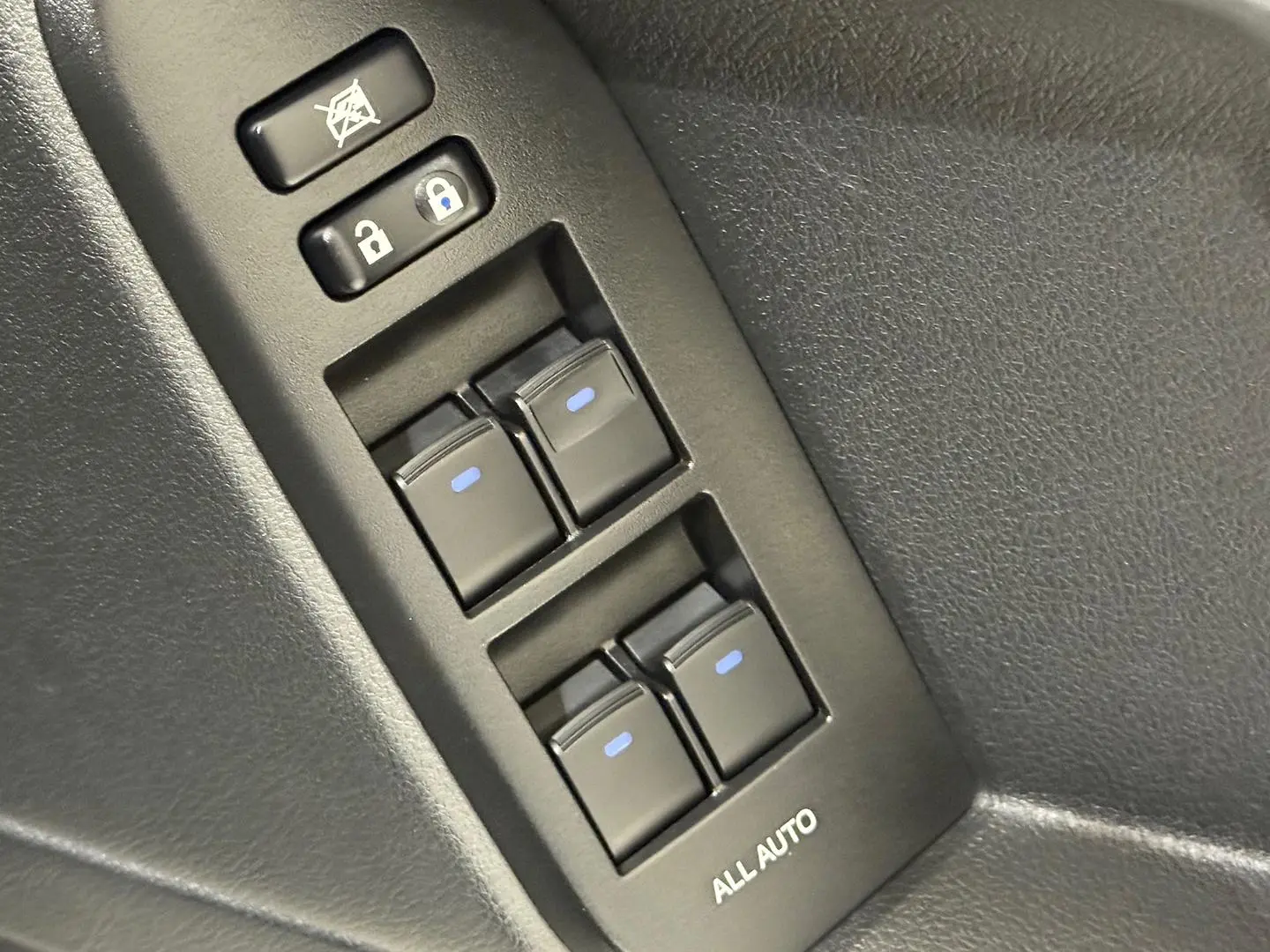 2021 Toyota Landcruiser Prado Gallery Image 18