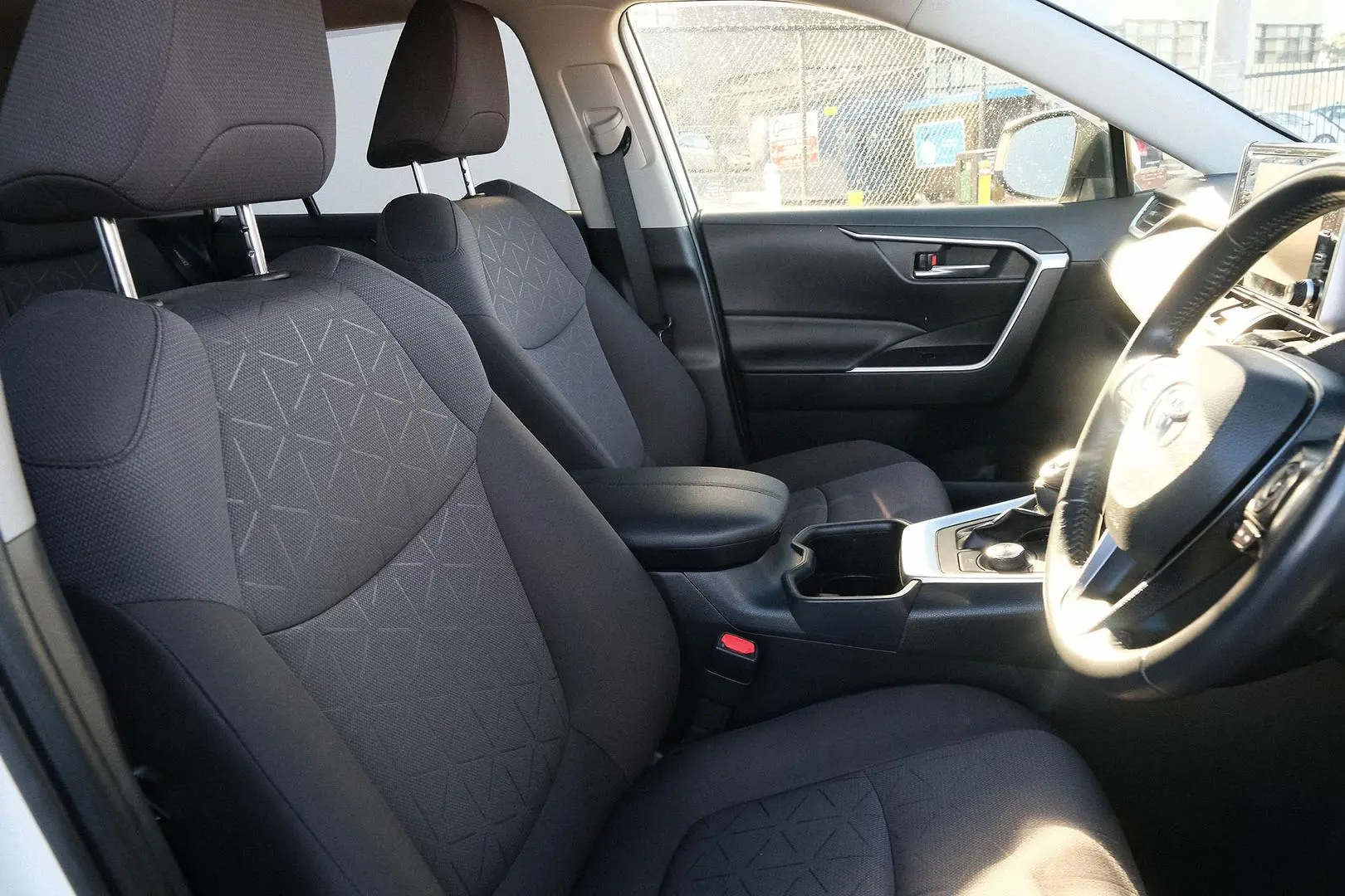 2022 Toyota RAV4 Gallery Image 13