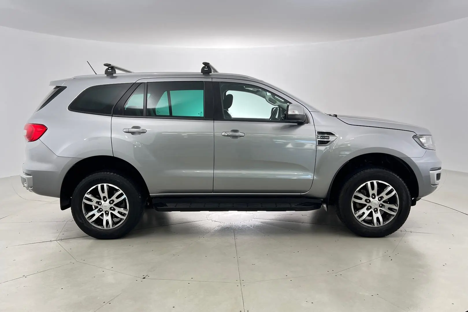 2019 Ford Everest Gallery Image 3