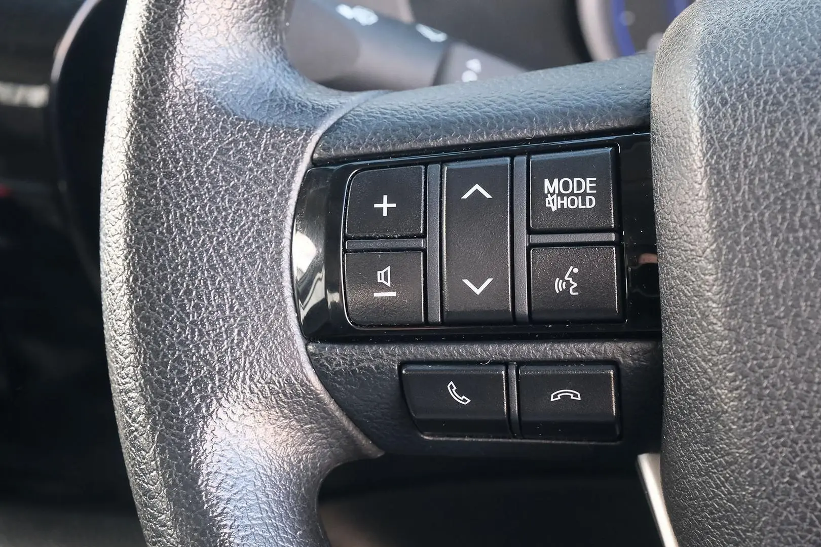 2017 Toyota Hilux Gallery Image 16