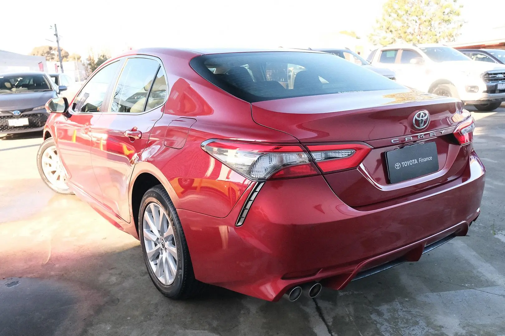 2018 Toyota Camry Gallery Image 2