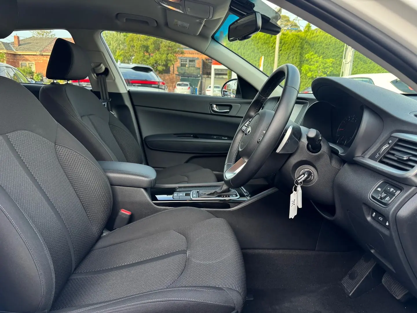 2020 Kia Optima Gallery Image 12