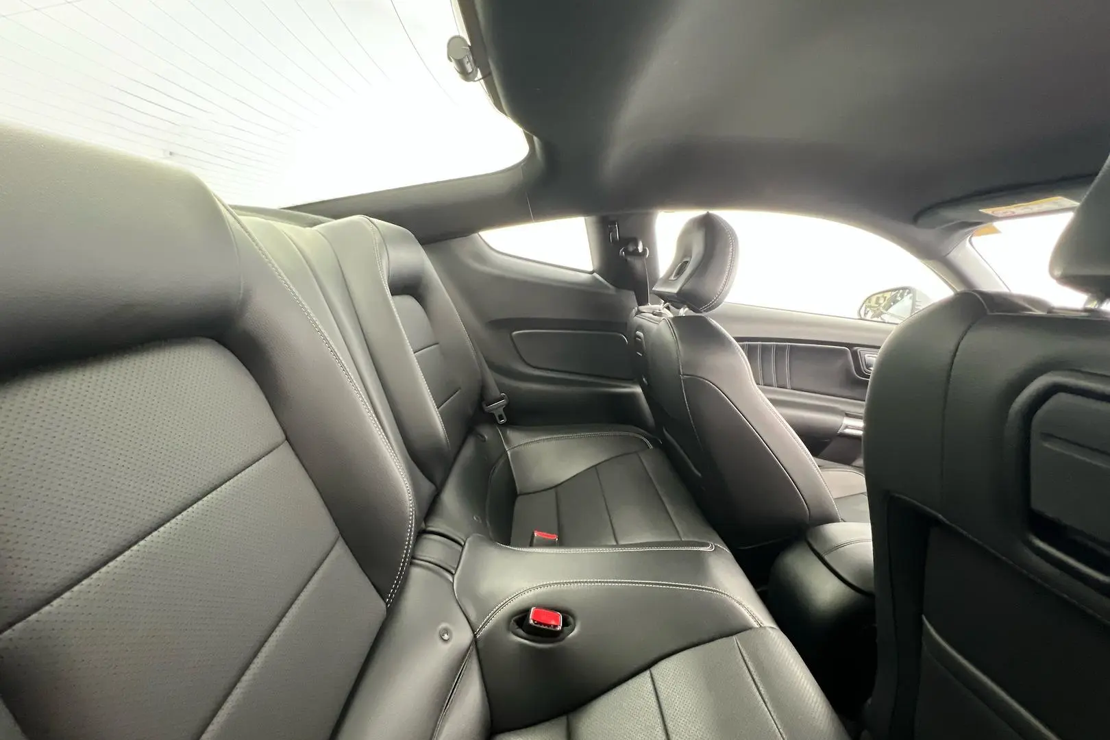 2017 Ford Mustang Gallery Image 19