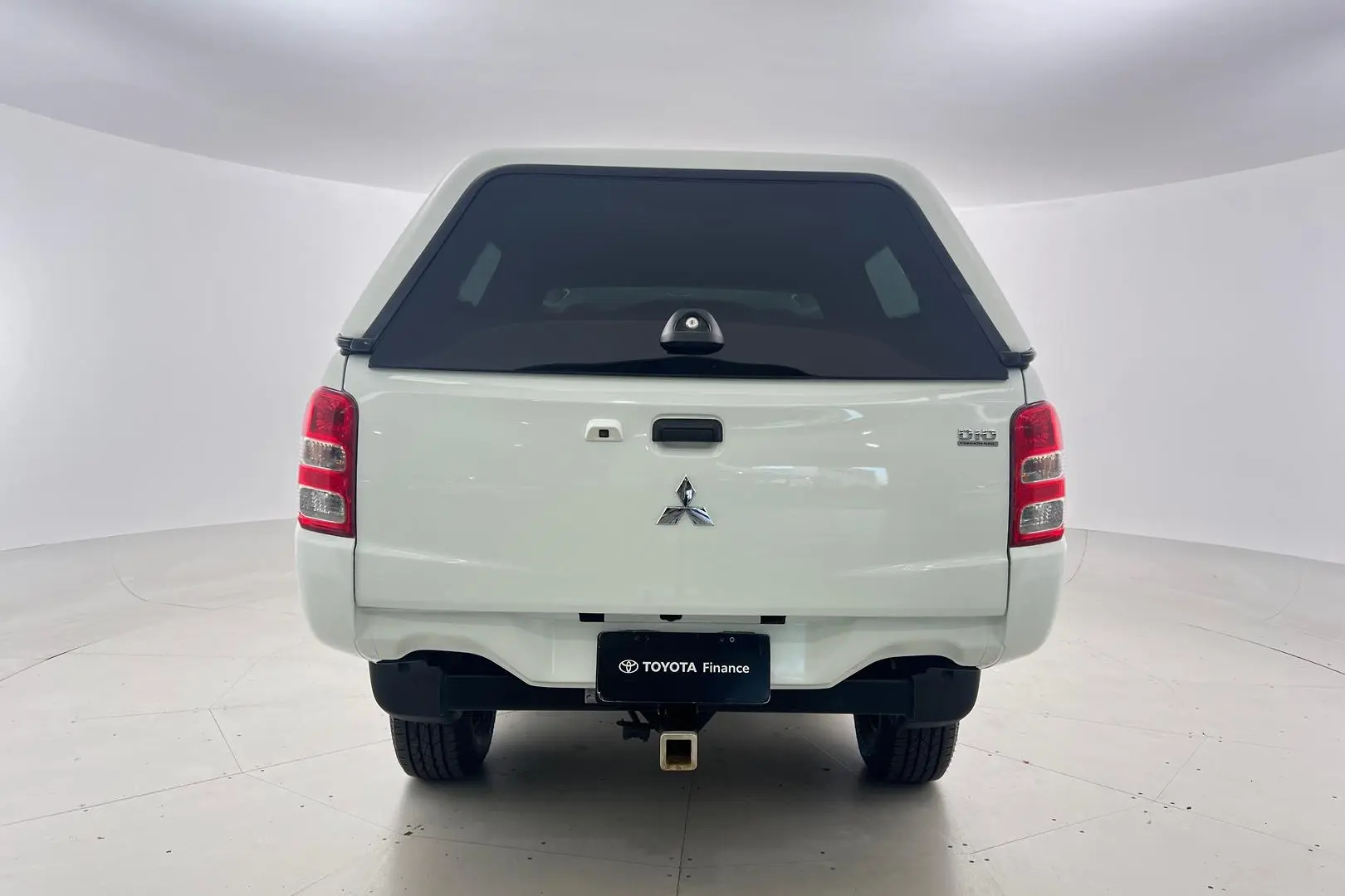 2017 Mitsubishi Triton Gallery Image 3