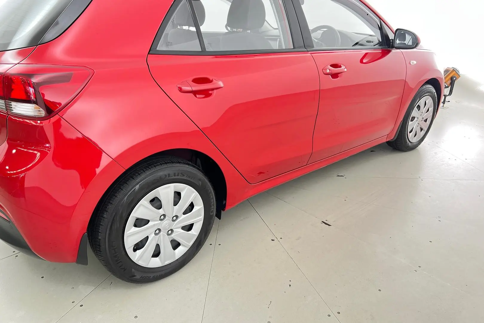 2019 Kia Rio Gallery Image 5