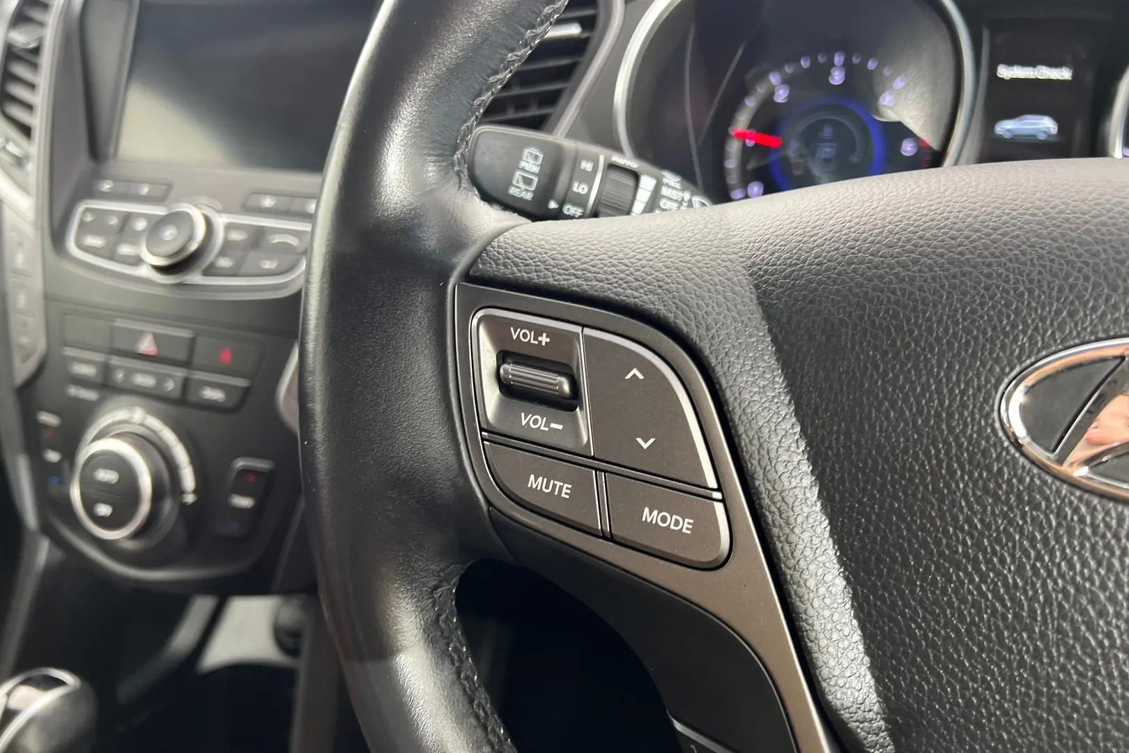 2013 Hyundai Santa Fe Gallery Image 20