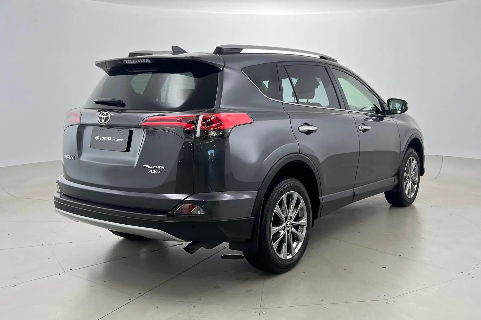2018 Toyota RAV4 Gallery Image 4