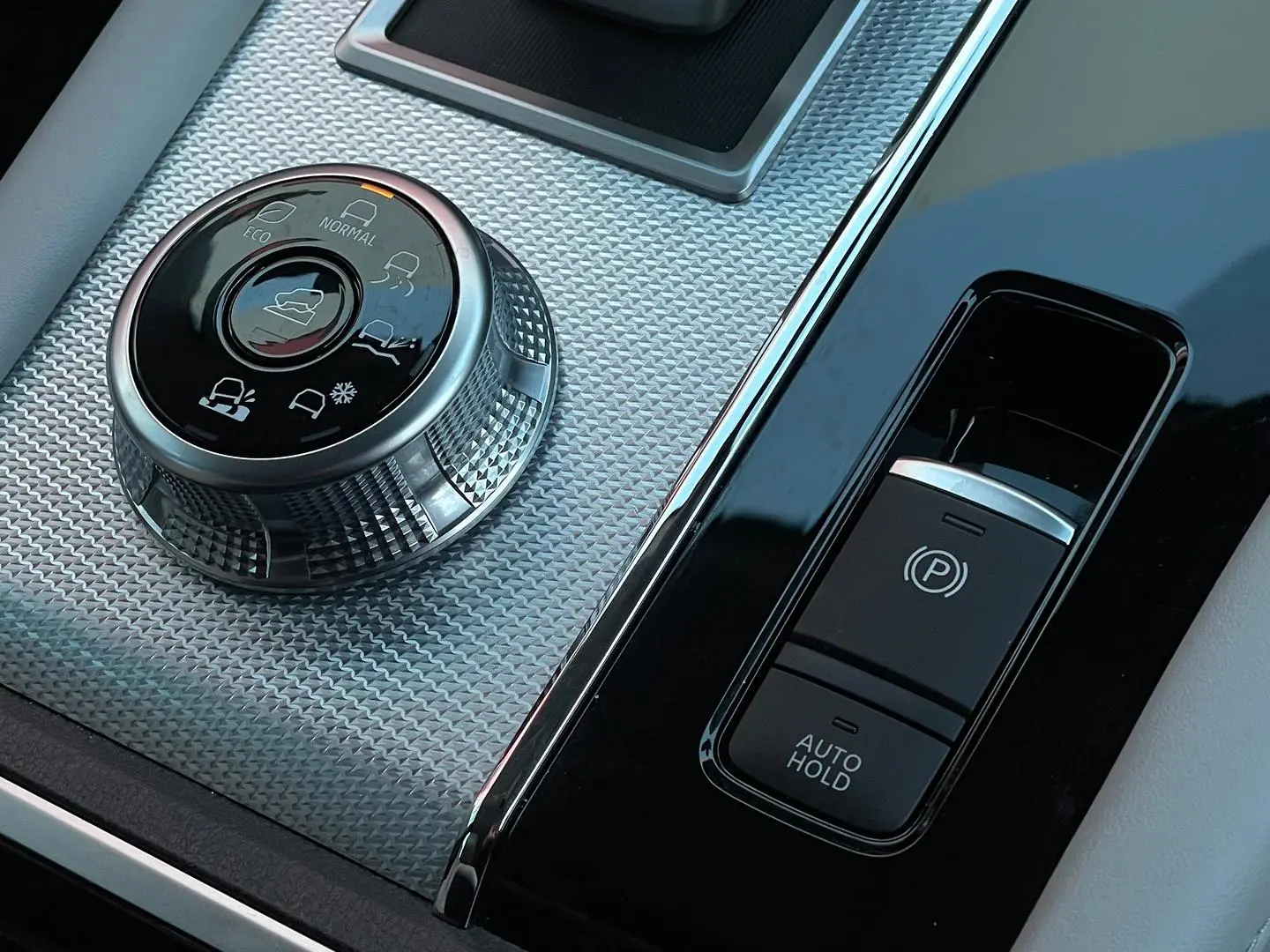 2022 Mitsubishi Outlander Gallery Image 22