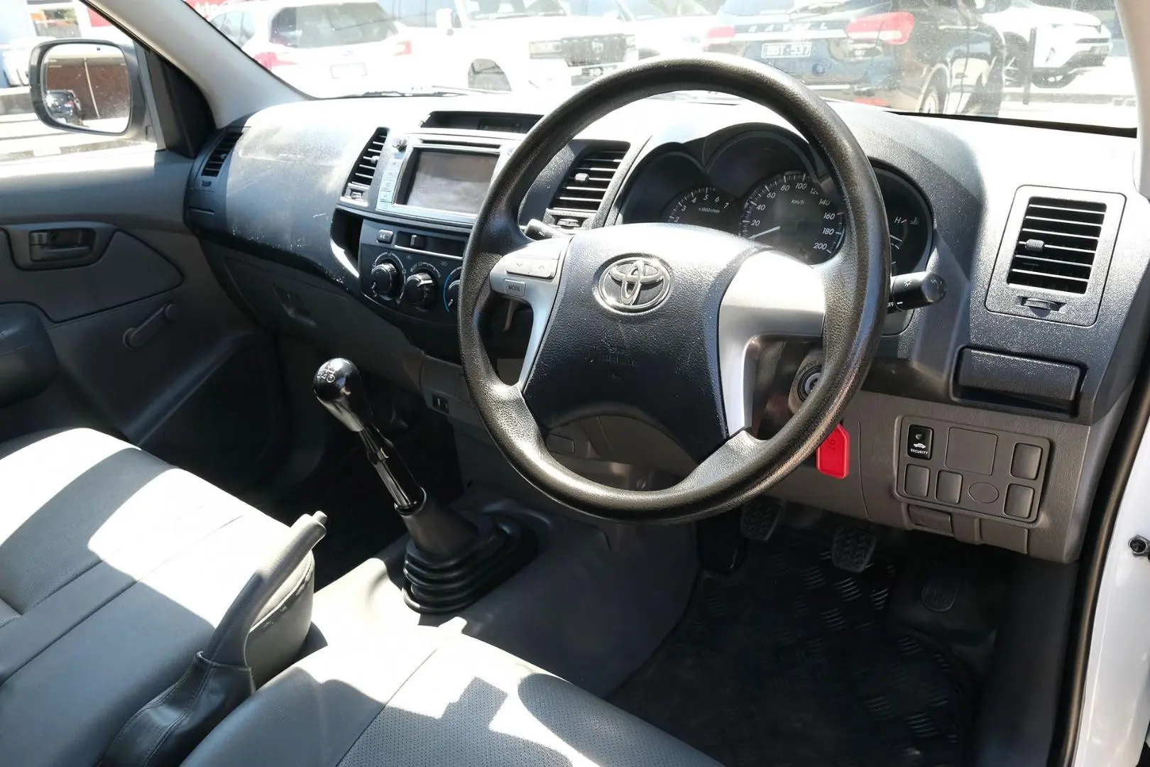 2013 Toyota Hilux Gallery Image 7