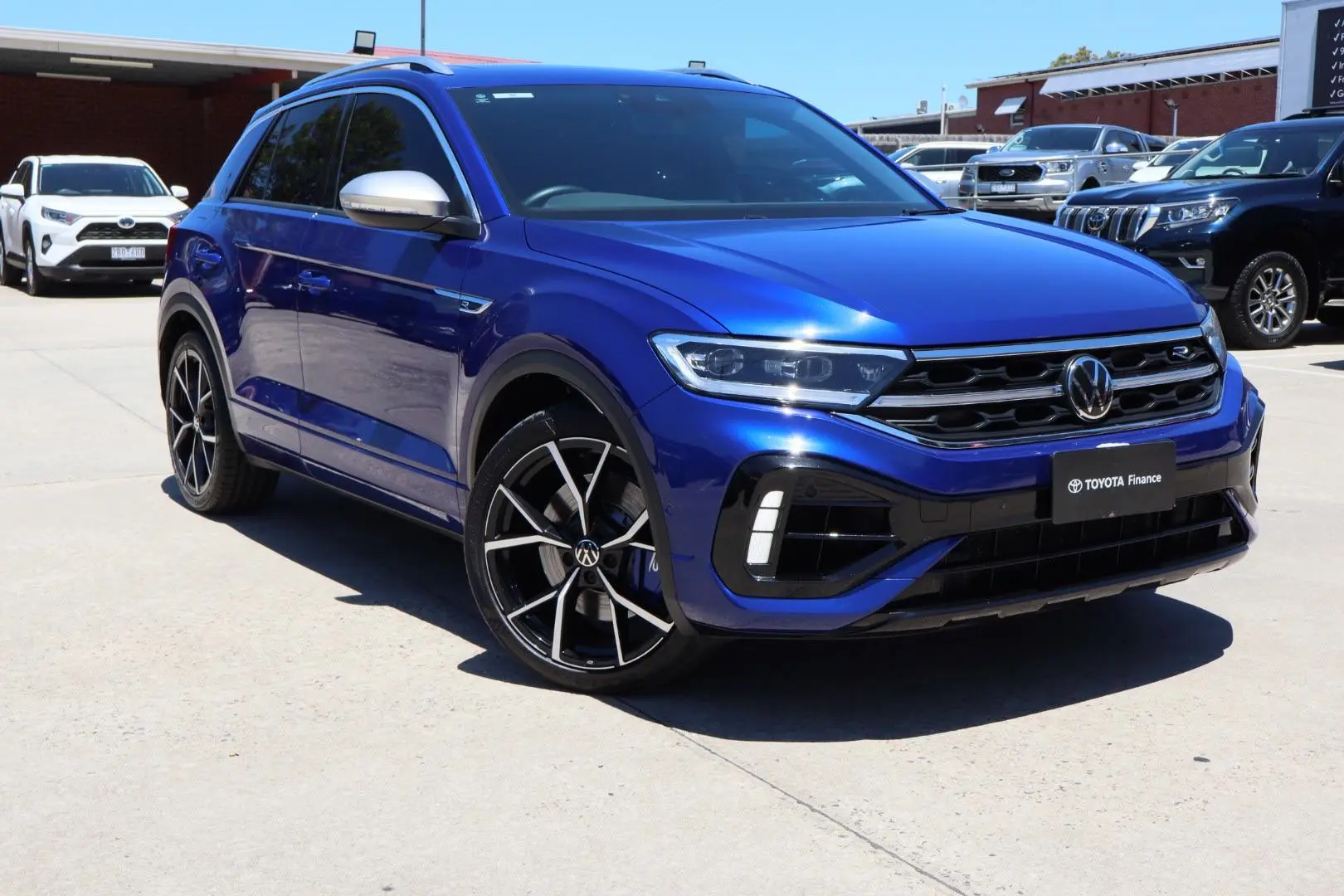 2022 Volkswagen T-Roc Gallery Image 1